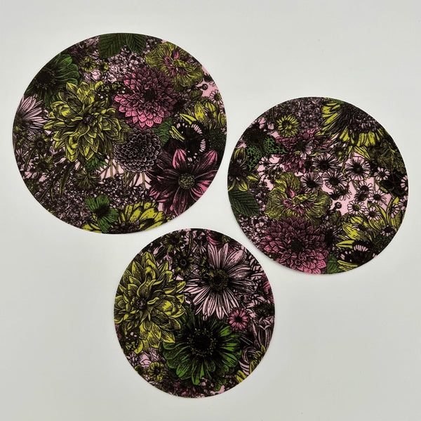 Laser Cut Circle Pack of 70s Flowers & Butterflies - Pink - 10 Pieces - ineedfabric.com