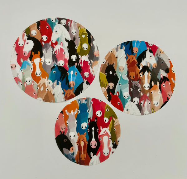 Laser Cut Circle Pack of Packed Horses - 10 Pieces - ineedfabric.com